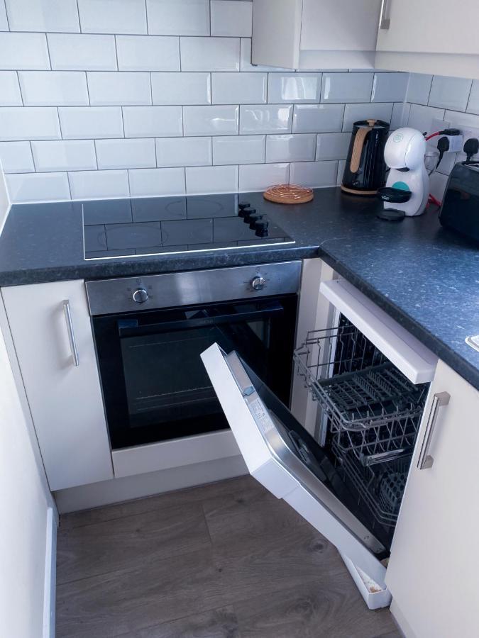 Stylish 1 Bedroom Flat In Wood Green London Kültér fotó